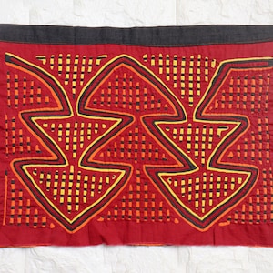 Vintage Panama Mola Applique Abstract Geometric Pattern Hand Stitched Embroidery Textile. Latin America Colorful Folk Art Molas Wall Decor.