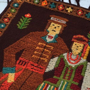 Vintage Polish Cepelia Charming &quot;Kurpie Couple&quot; Hand Woven Wall Hanging Gobelin Wool Tapestry Poland Textile Folk Art Kilim Rug Home Decor.