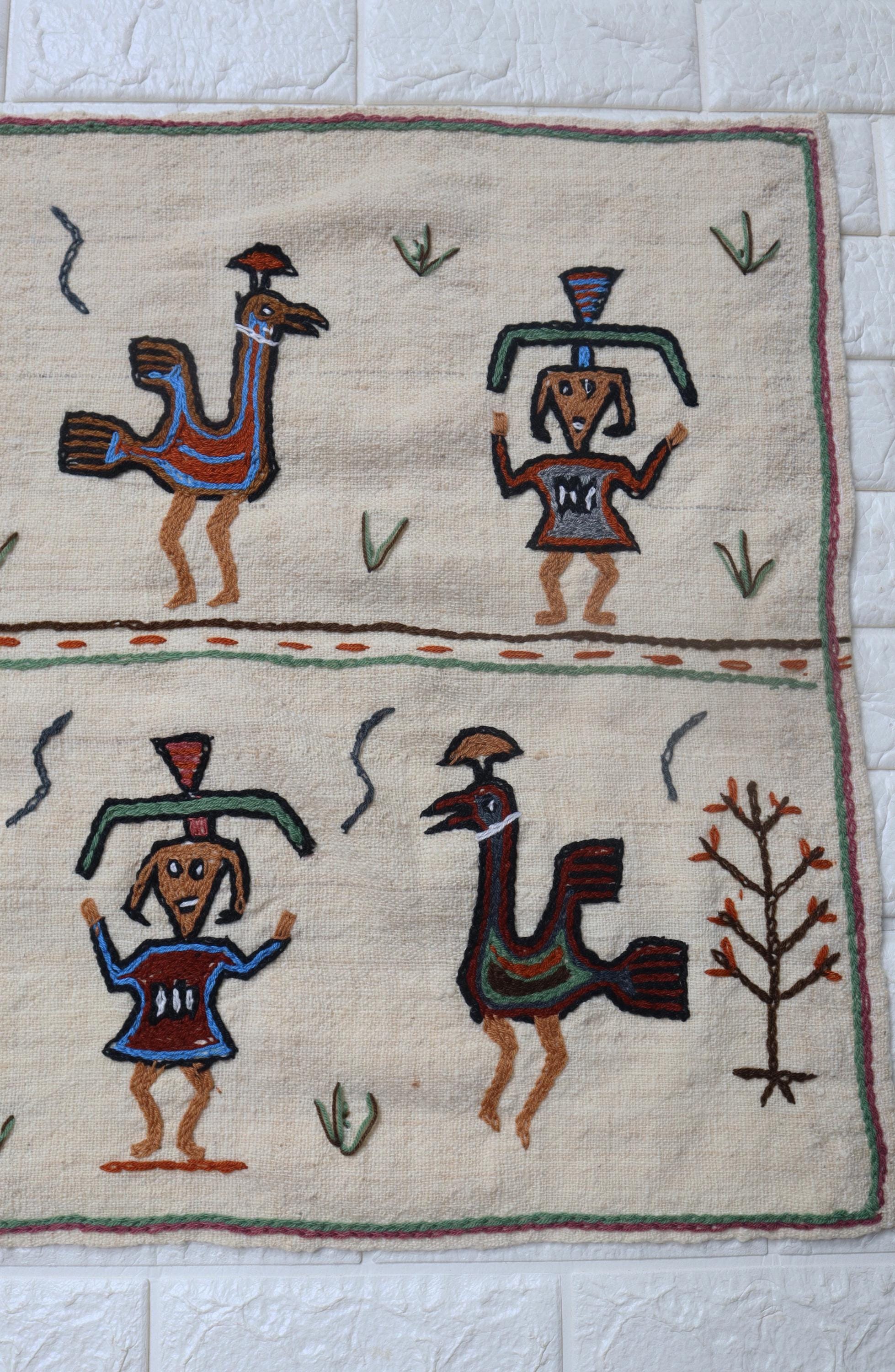 ヴィンテージペルーウールタペストリー：手刺繍のチムー民芸壁掛け