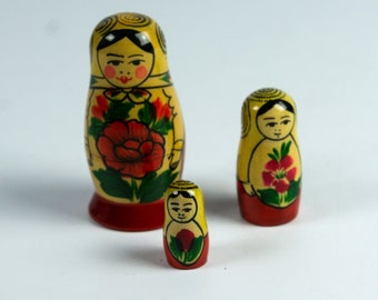 Matryoshka Matryoshka Matryoshka Babushka 3 Piece Russian Doll Old Vintage Wooden Dolls