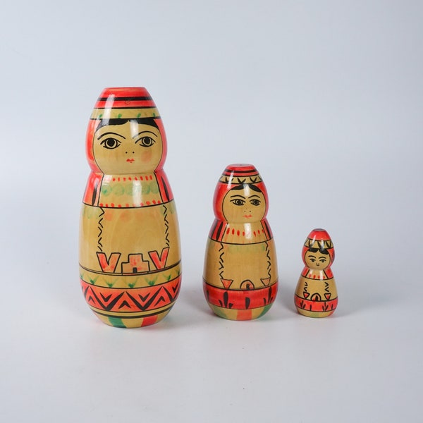 Matryoshka, matryoshka, matryoshka, Baboesjka, 3 stuks, Russische pop, oud, vintage, houten poppen