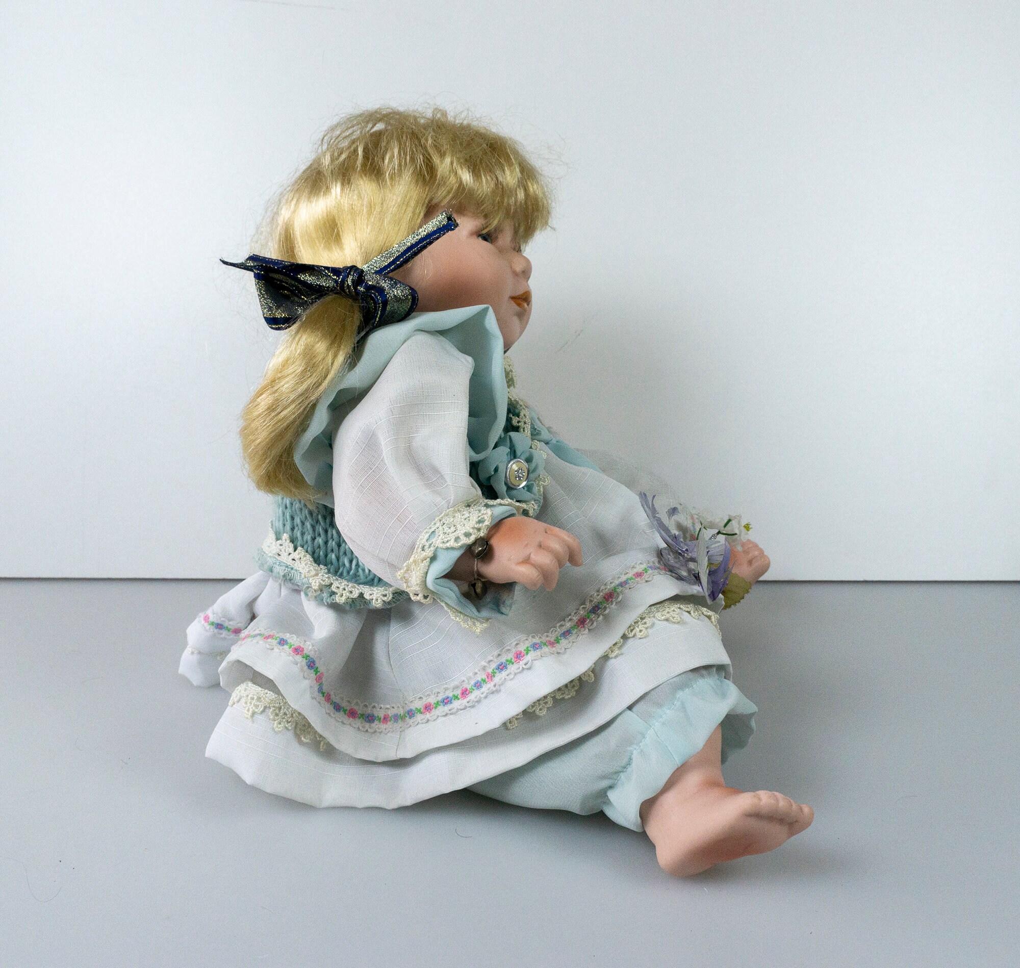 alberon collectors porcelain doll