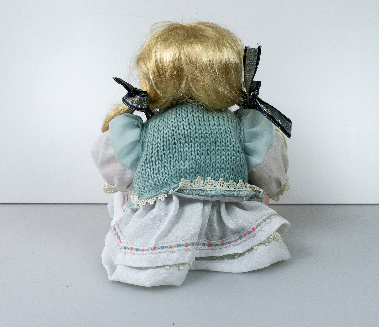 alberon collectors porcelain doll