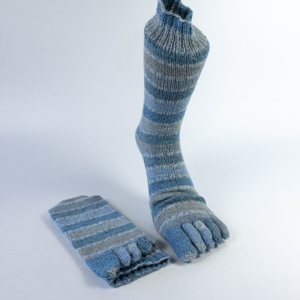 Toe socks, summer socks, hand-knitted from sock yarn, little wool content, size 41-43, handmade, various light blue tones