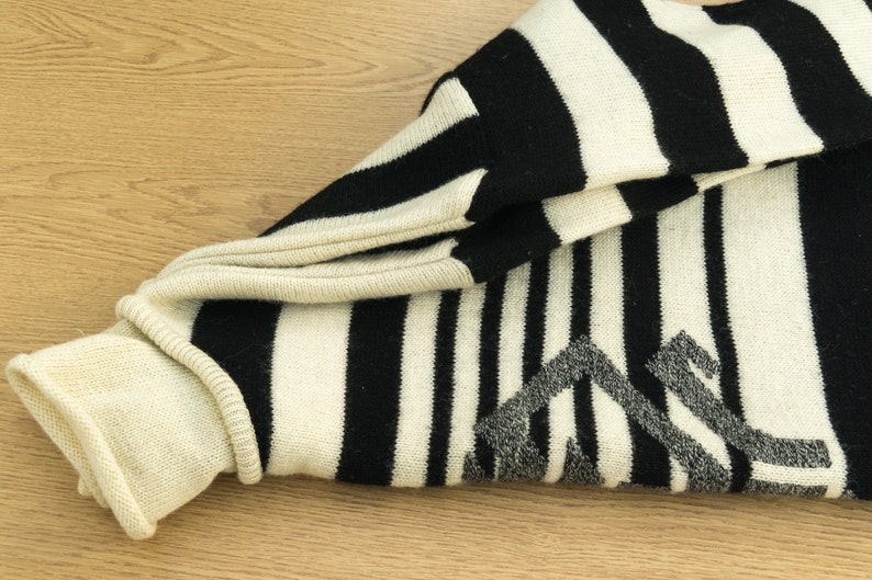 free shipping by eWerkCreative pure wool beige with black pattern Sweater from the 80s