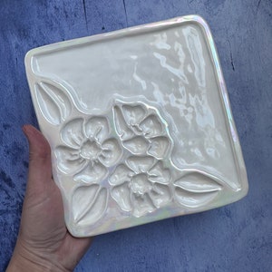 Paleta de acuarela de cerámica Hojas y flores con 24 pocillos Paleta de acuarela hecha a mano con acabado nácar