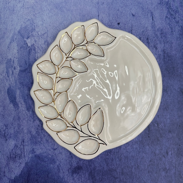 Handmade Ceramic Watercolor Palette: Gold Leaf, 21 Wells