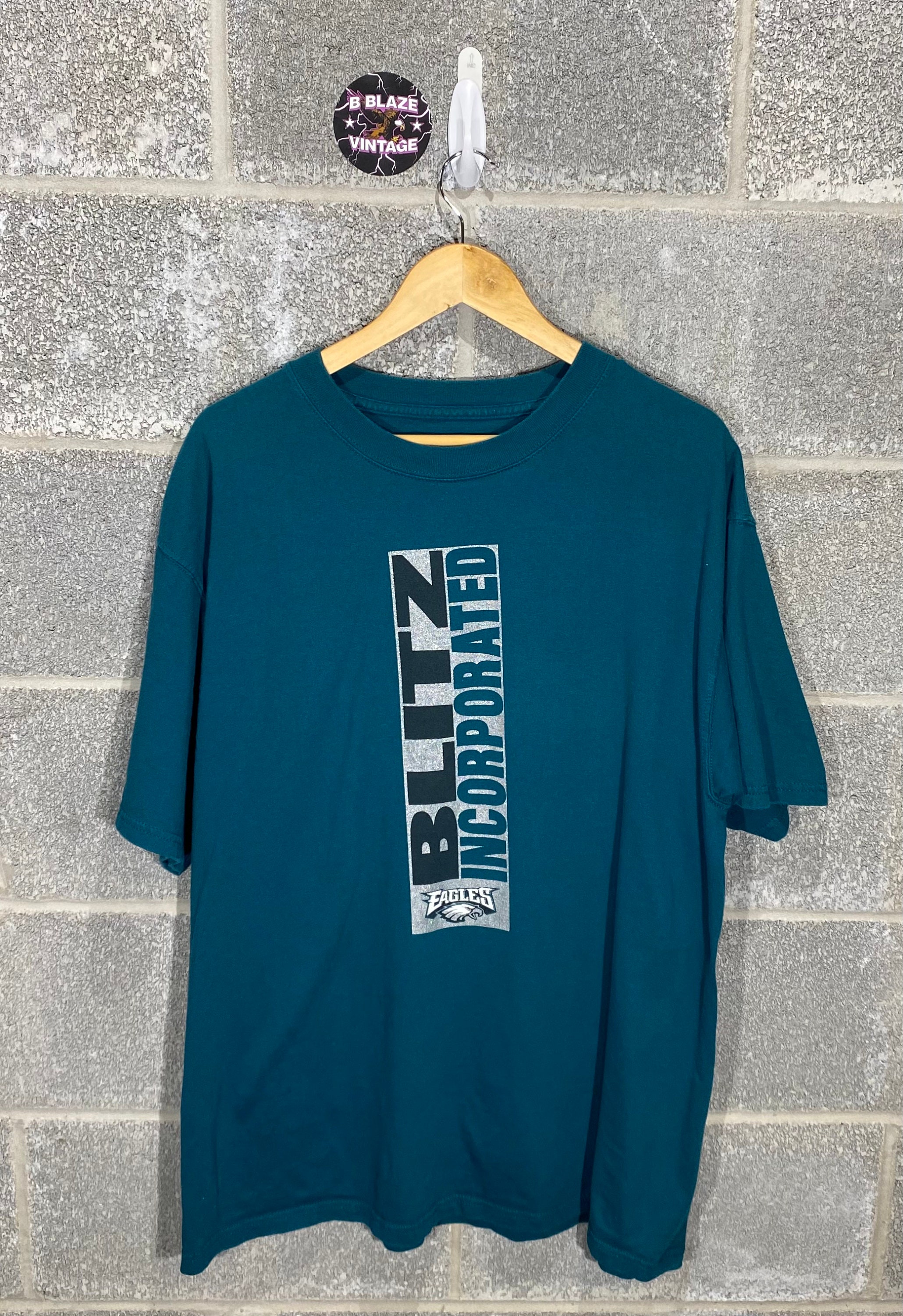 Vintage Y2K 2000s Philadelphia Eagles Blitz Incorporated NFL Football  Graphic T-Shirt