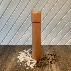 Spice mill, pepper mill, salt mill Ulme Rüster wood hand-turned