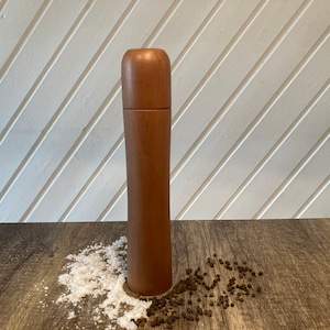 Spice mill, pepper mill, salt mill walnut wood hand-turned