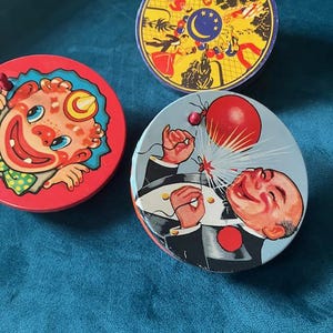 Vintage Round Tin Noisemaker 1950s Litho Tin Party Spinners Classic Collectible