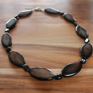 Chunky Black Agate Single Strand Mid-Length Semi-Precious Stone Necklace