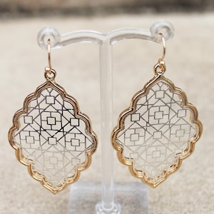 Wunderschöne zweifarbige Gold und Silber marokkanisch inspirierte Statement filigrane Ohrringe