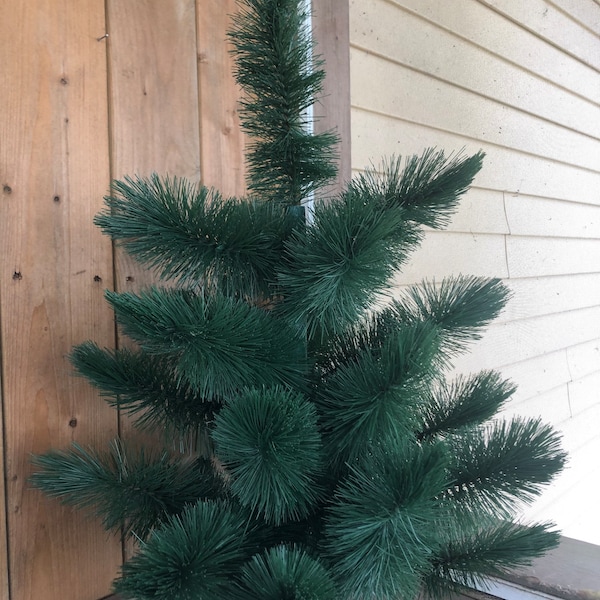 Vintage bottle brush type Christmas tree