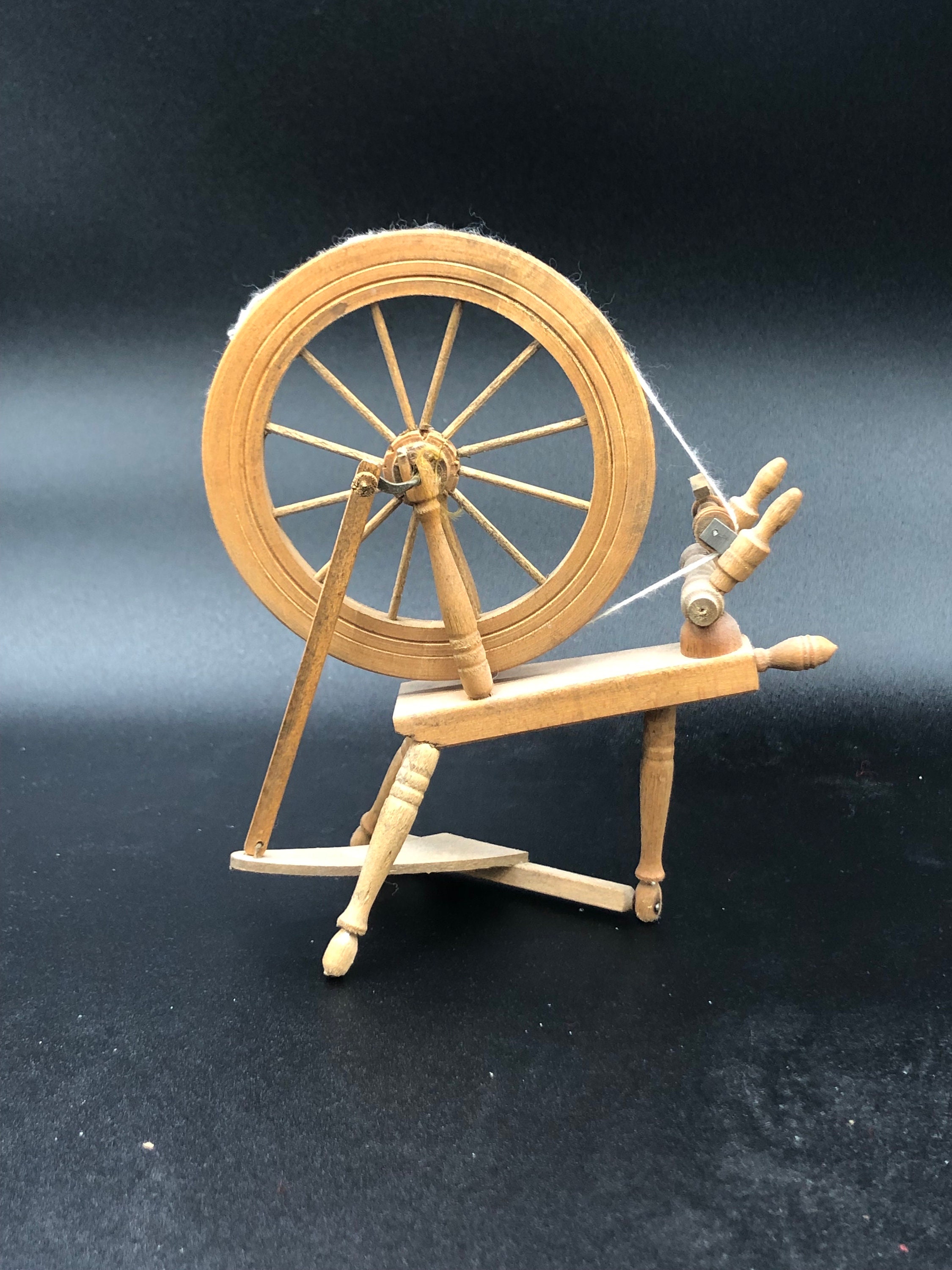 Vintage Spinning Wheel, Wooden Spinning Wheel, Handmade Spinning