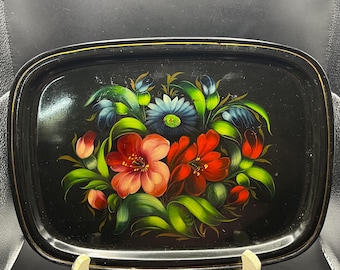 Vassoio vintage russo Yeha Tole dell'epoca sovietica, smaltato e dipinto a mano con fiori, 23x30 cm.
