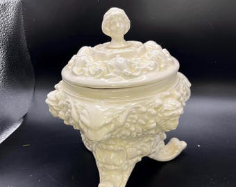 Dulcera italiana vintage de mayólica con querubín y tapa - Porcelana con pie, Italia