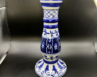 Candelabro cónico vintage Centrum Ceramics azul y blanco con diseño floral chinoiserie