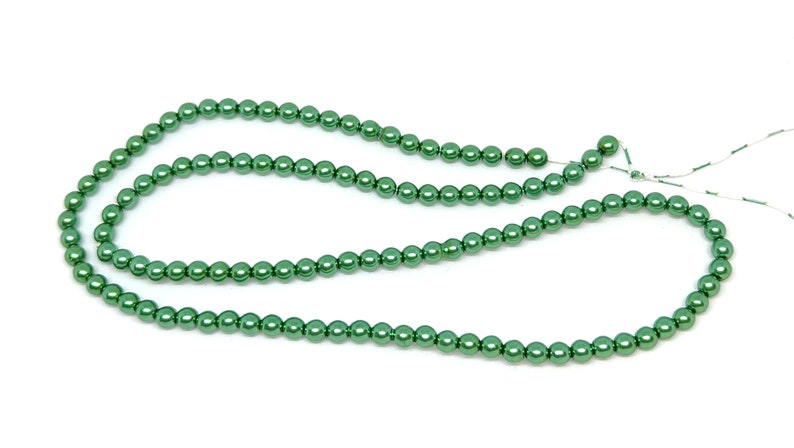 4mm Czech Pearls round Christmas Green image 1