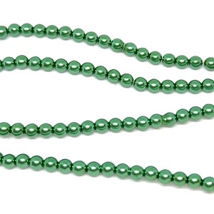 4mm Czech Pearls round Christmas Green image 2