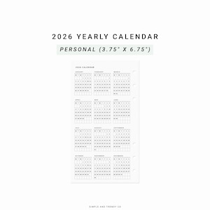 Può includere: Un calendario annuale bianco del 2026, formato personal (9,5 cm x 17,1 cm). Il calendario mostra tutti i dodici mesi in un formato a griglia. Il testo "2026 YEARLY CALENDAR" e "PERSONAL (3.75" X 6.75")" sono in alto.