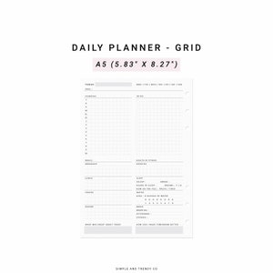 Op de afbeelding: Een wit A5 dagplanner-inzetvel met raster van 14,8 cm bij 21 cm met zwarte tekst. Het bevat secties voor een planning, takenlijst, maaltijden, gezondheid, fitness, slaap, waterinname, stemming en dagelijkse reflecties met perforatiegaten.