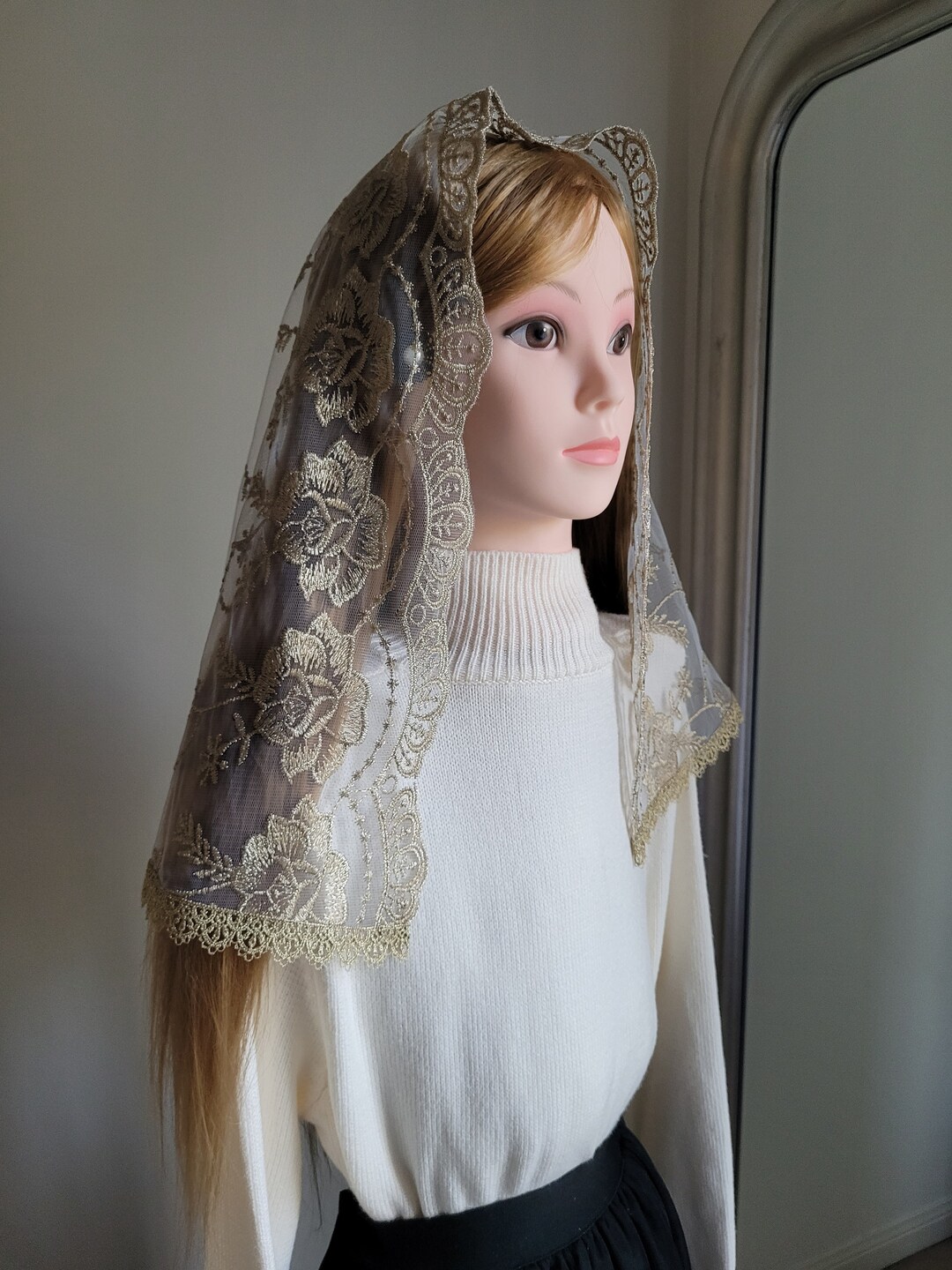 Bl Maria Candida of the Eucharist Gold and White D Shaped Chapel Veil ...