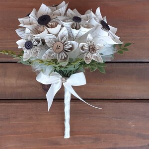 Book Page Kusudama Brides Bouquet, Paper Wedding Bouquet, Paper Bouquet, Alternative Bouquet, Book Page Flowers, Bookish Wedding