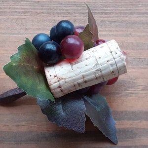 Cork Boutonniere, Winery Inspired Boutonniere, Wine Themed Wedding, Keepsake Boutonniere for Groom and Groomsmen, Wine Cork Boutonniere