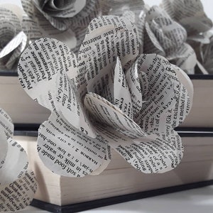 Dictionary Book Roses, Book Page Flowers, Teacher Gift, Literary Gift, Bibliophile, Bookworm Gift, Book Page Decoration, Graduation Gift