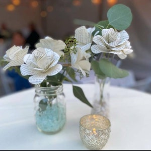 Rose di libri, fiori di pagine di libri, regalo letterario, bibliofilo, regalo per topi di biblioteca, decorazione di pagine di libri, regalo libresco, amante dei libri, rose di carta