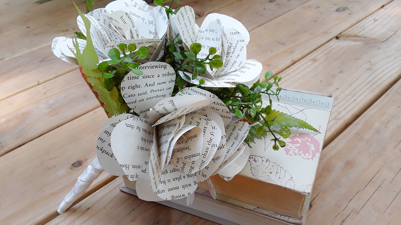 Book Rose Bridal Bouquet, Book Flower Bouquet, Wedding Bouquet, Literary Wedding, Paper Flower Bouquet, Storybook Wedding, Bookworm Bouquet image 7