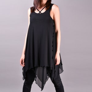 Zwarte top, zomertop, zwarte damestop, asymmetrische top, zwarte tule top, sexy top, gotische top, plus size kleding, top in grote maten