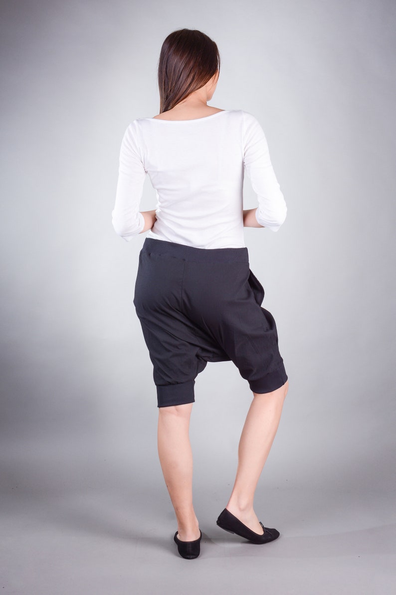 Capris de talla grande para mujer, calzones negros, pantalones de entrepierna caída, joggers de entrepierna caída para mujer, pantalones harén, pantalones, ropa de talla grande imagen 4