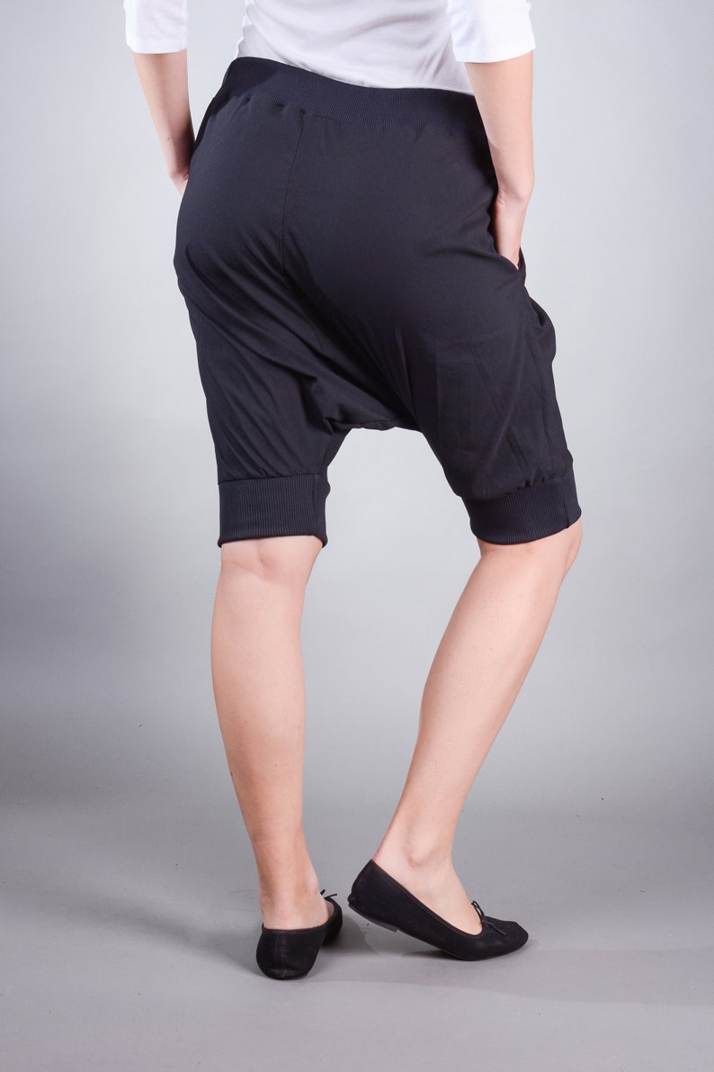 Plus Size Caprihosen für Frauen, schwarze Breeches, Drop Crotch Hose, Drop Crotch Joggers Frauen, Haremshosen, Hosen, Plus Size Kleidung Bild 8