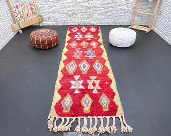 ハンドメイドベルベルラグランナー：赤い幾何学模様のモロッコ
