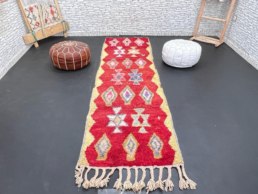 ハンドメイドベルベルラグランナー：赤い幾何学模様のモロッコ