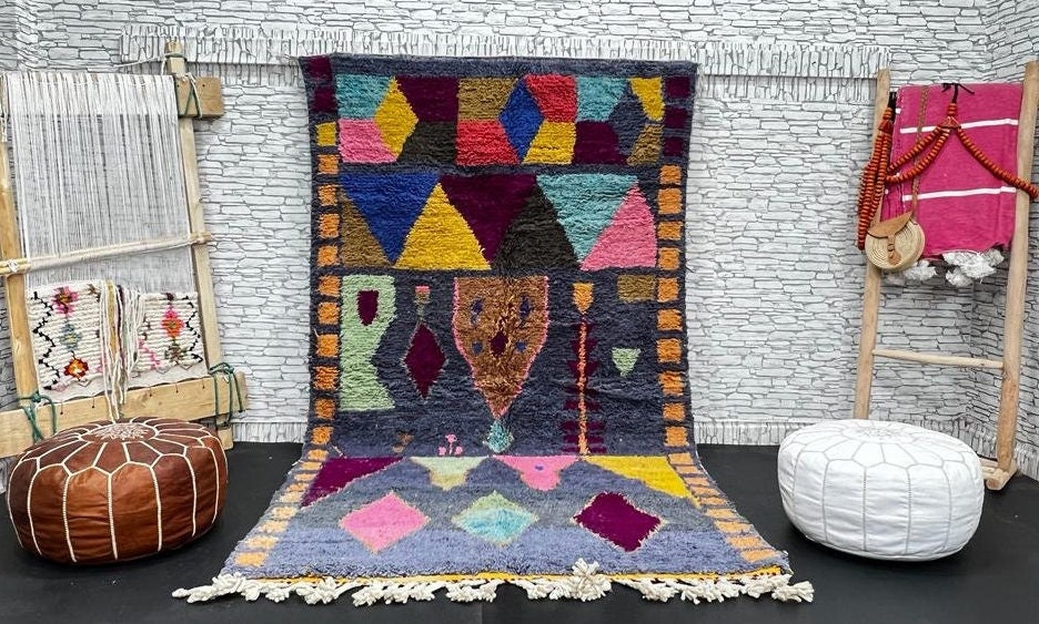 カラフルなベルベルラグ：5x8.7フィート、手織りモロッコブージャド