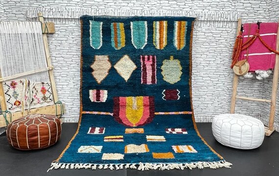 【モロッコラグハンベル絨毯】直輸入 手作りモロッコベルベルラグ：ロイヤルブルーアジラルカーペット 5x8.3