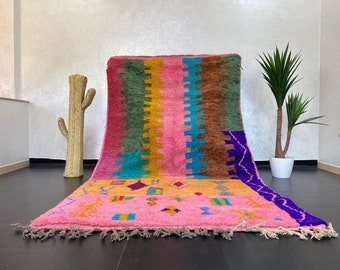 Handmade Boujaad Rug: Berber Sheep Wool Geometric Rug (8.9 X 5.2 Feet)
