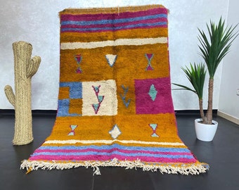 Handmade Wool Berber Rug: Moroccan Boho Area Rug (8.2 x 4.9 ft)