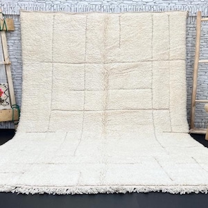Handmade Beni Ourain Rug: Moroccan Berber Lamb Wool Rug