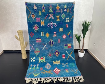 Large Berber Wool Rug: Bohemian Moroccan Boujaad Carpet (8.4 x 4.7 ft)