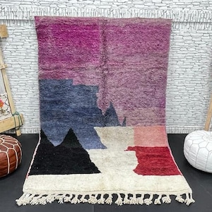 Handmade Purple Boujad Rug: Moroccan Berber Carpet (5.4x9ft)