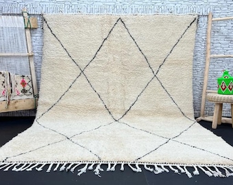 Moroccan Beni Ourain Rug: Diamond Tassel, Hand-knotted Wool