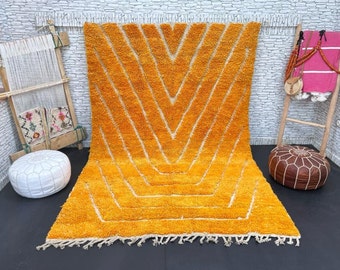 BEAUTIFUL MOROCCAN RUG, Custom Beniourain Rug, Yellow and White Rug, Handwoven Berber Rug, Abstract Sheep Wool Carpet, Handmade Area Rug.