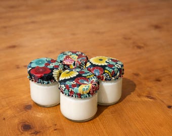 Juego de 4 vasos de yogur de 5-6 cm de diámetro con flores.