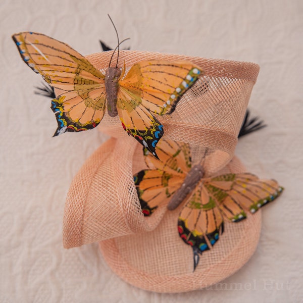 Fascinator - beige mit Schmetterlingen