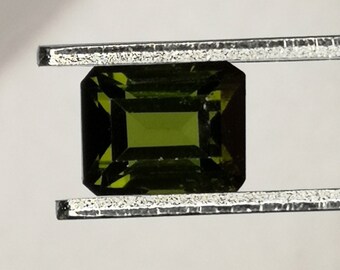 Tourmaline Elbaite Verte Africaine - 0.67 Ct - Octogone 5.3x4.3x3.4 mm - SI