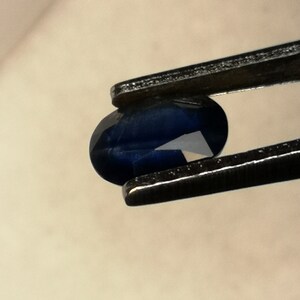 Saphir bleu Chauffé avec résidus d'Afrique Ovale 0.84 Carat 6.0 x 4.5 x 3.3 mm image 3